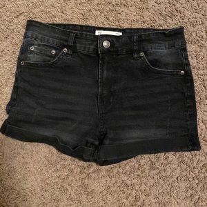 Black jean shorts girls